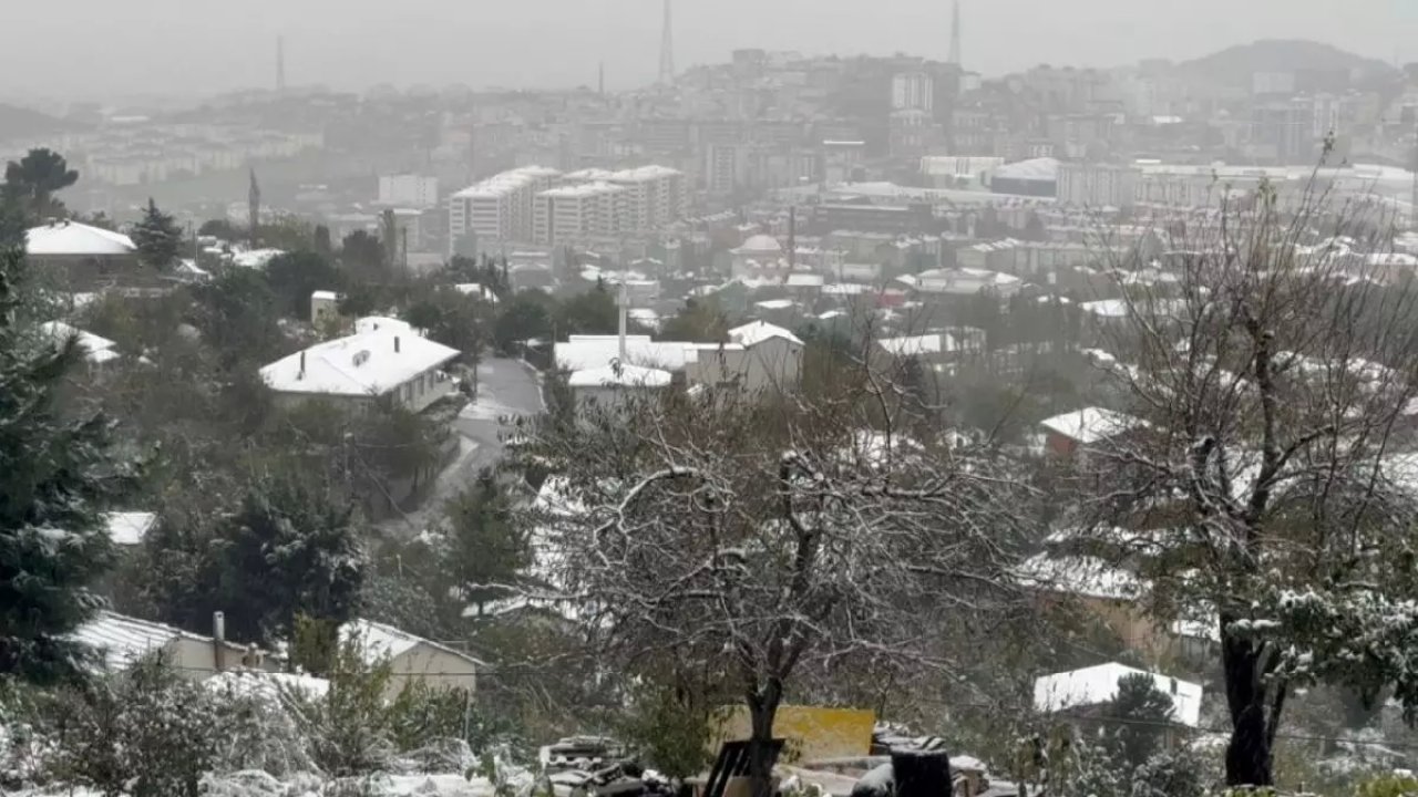 İstanbul'da Kar Yağışı Başladı