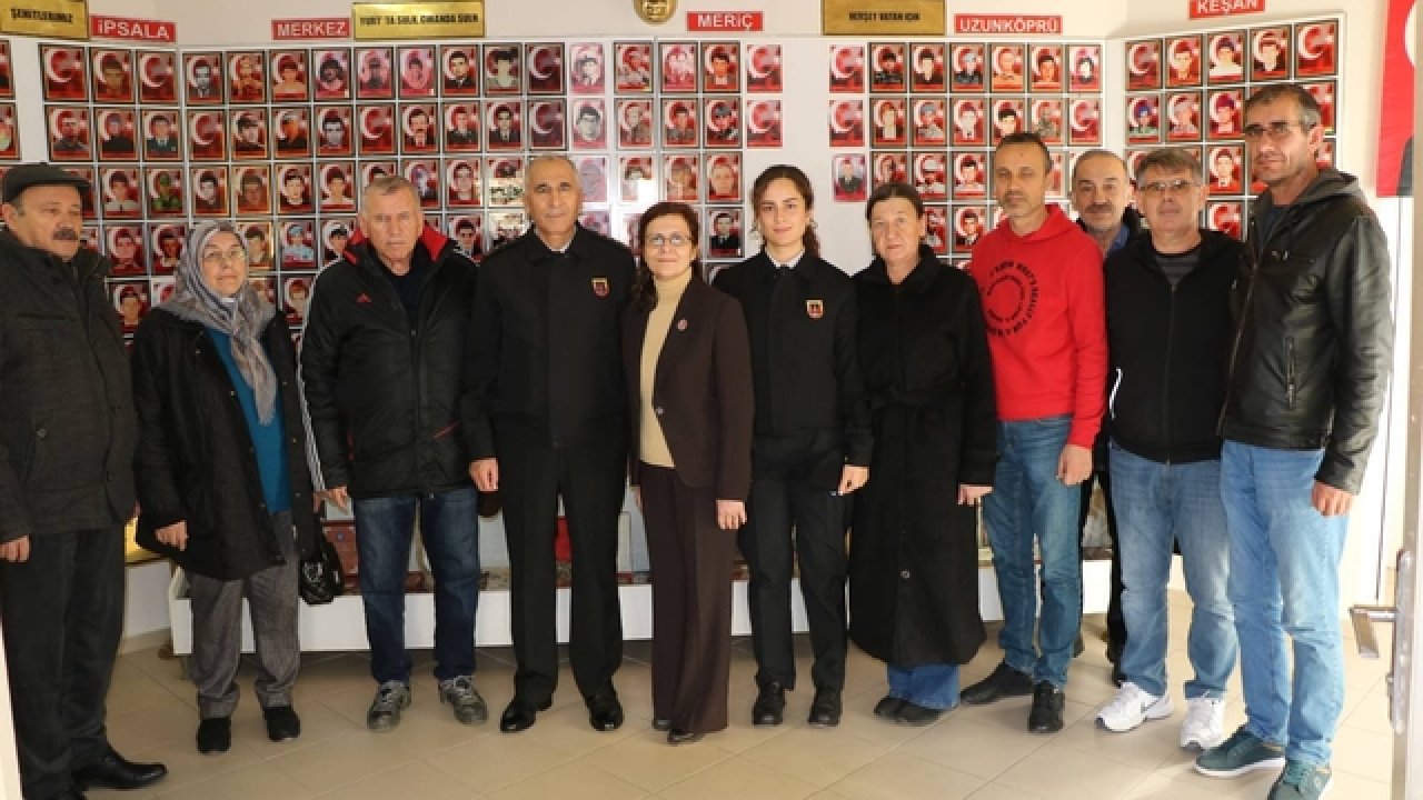 Edirne Jandarma Komutanı Albay Büber Şehit Aileleri Derneğini Ziyaret Etti