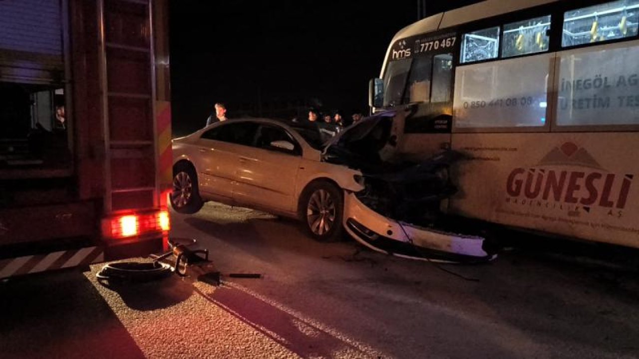 Halk Otobüsü ile Otomobilin Karıştığı Kaza Yaşandı