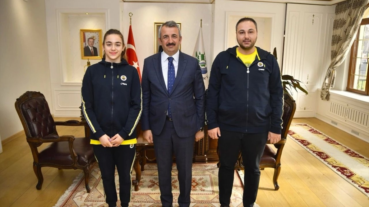 Türkiye Şampiyonu Beyza Işık'tan Vali Sezer'e Ziyaret