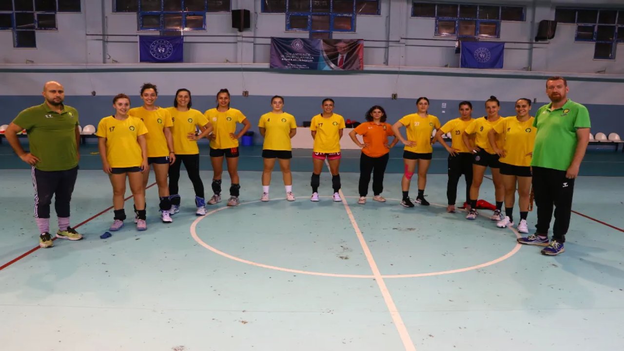 Tekirdağ Süleymanpaşa Kadın Hentbol Takımı Galip Olmak İstiyor