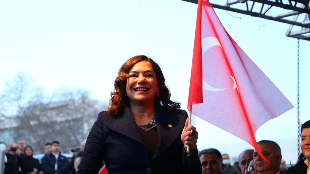 AK Parti ve CHP Tekirdağ Büyükşehir Belediye Başkan Adaylarını Partililer Karşıladı