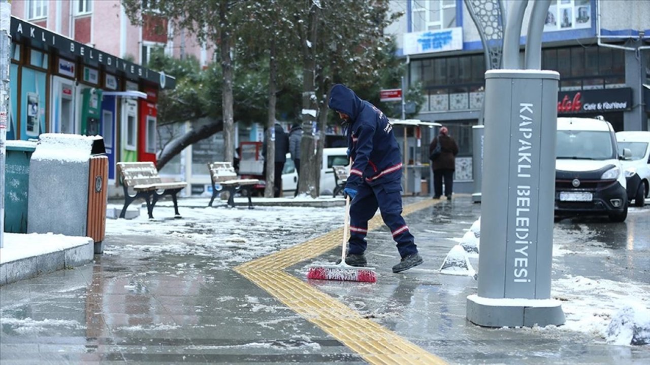 Tekirdağ'da Kar Yağışı Etkili Oluyor