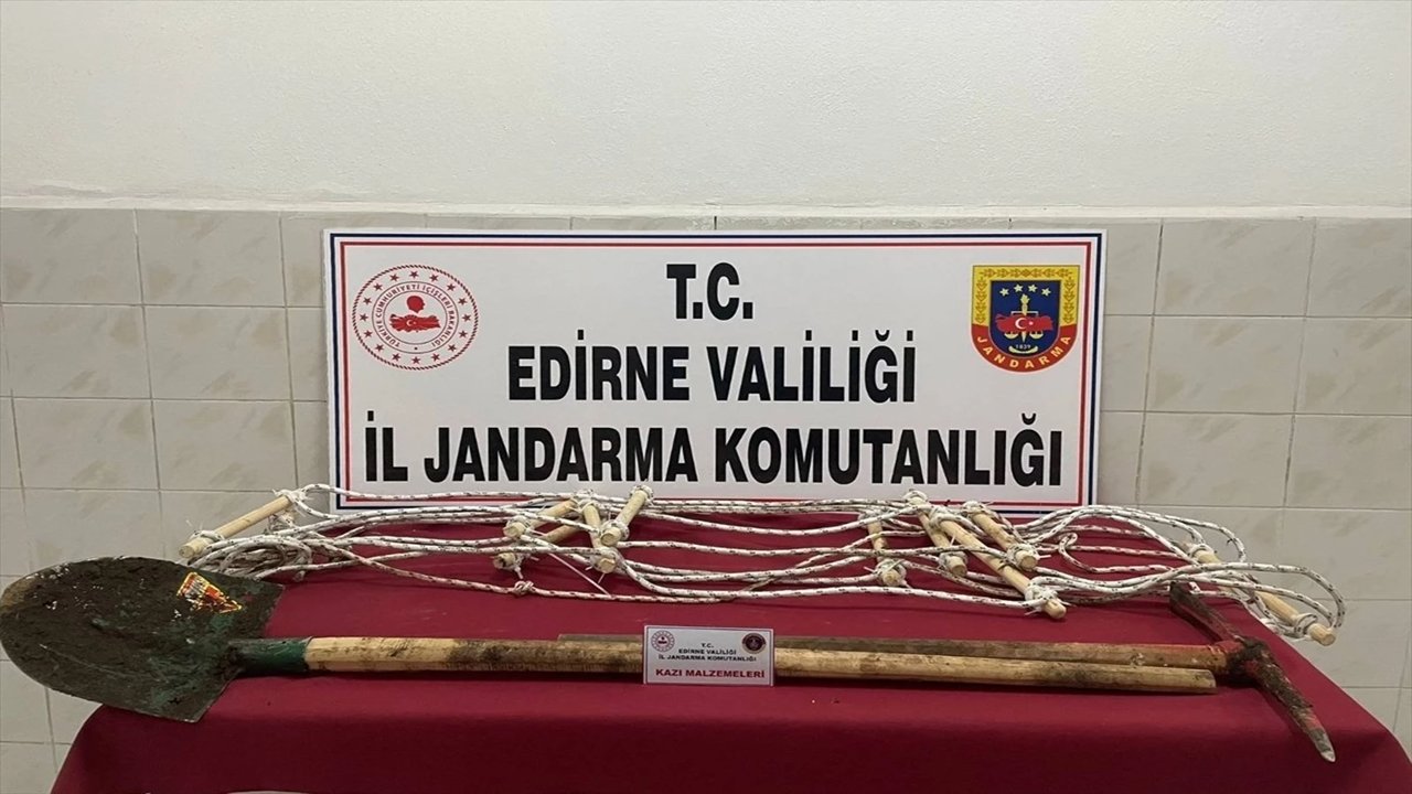 Edirne'de 4 Şahıs Kaçak Kazı Yaparken Yakalandı