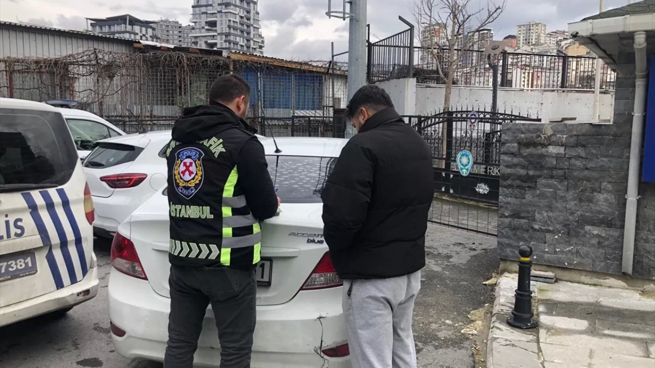 Tartıştığı Sürücünün Otomobilin Aynasını Kıran Motosikletliye Ceza