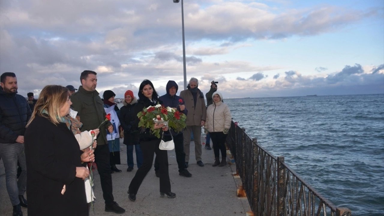 Şarköy'de Mübadiller Atalarını Denize Karanfil Bırakarak Andı