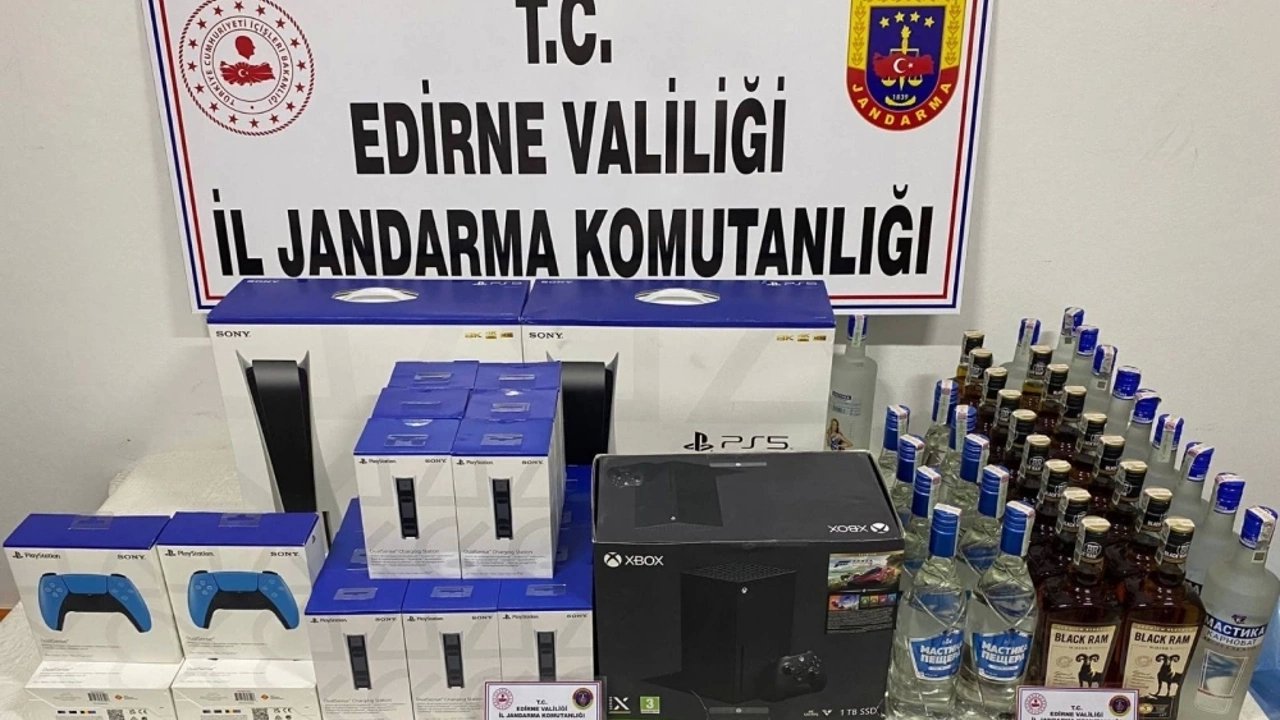 Edirne'de Gümrük Kaçağı İçki ve Oyun Konsolu Ele Geçirildi