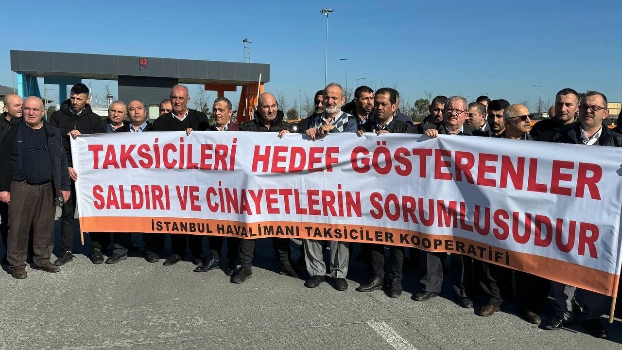 Taksiciler Meslektaşlarının Öldürülmesini Protesto Etti