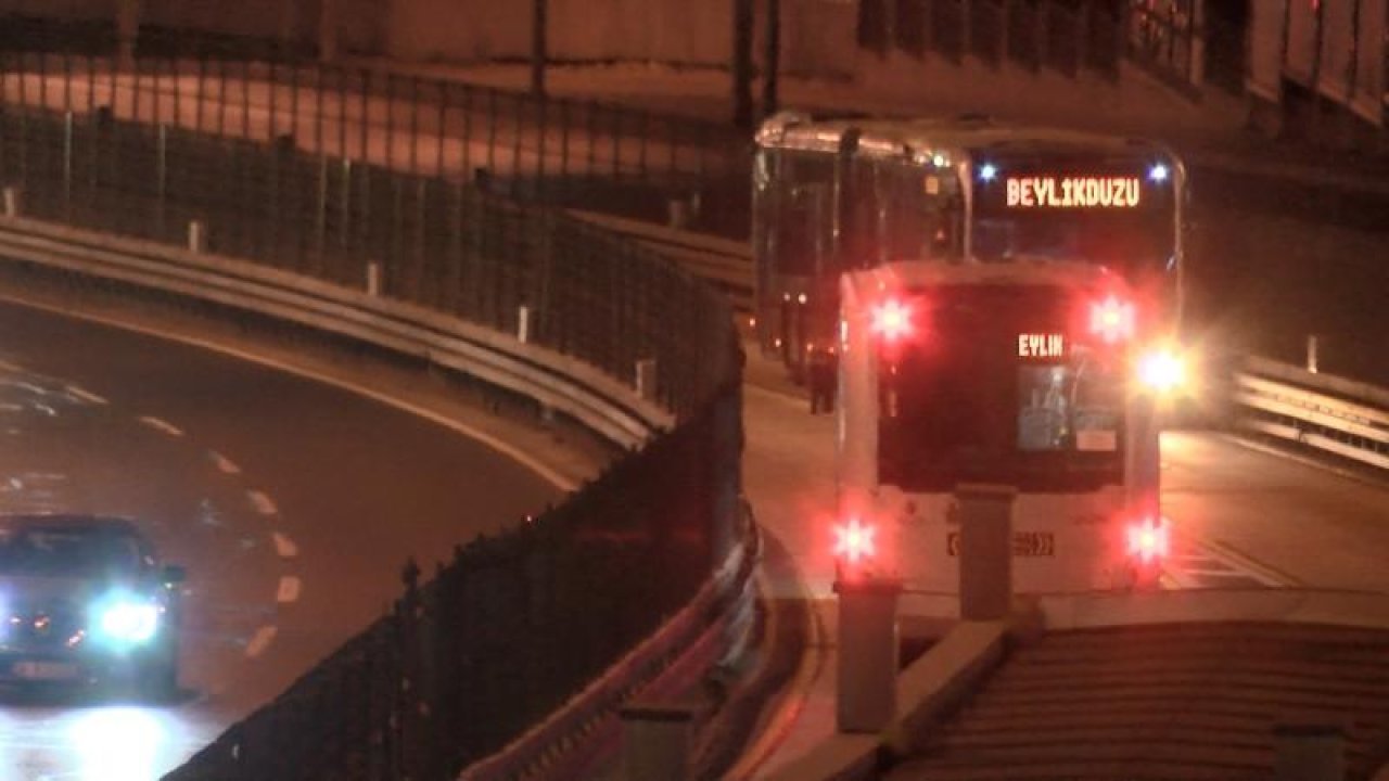 Trafik Kazasında Metrobüs Sürücüsü Yaşamını Yitirdi