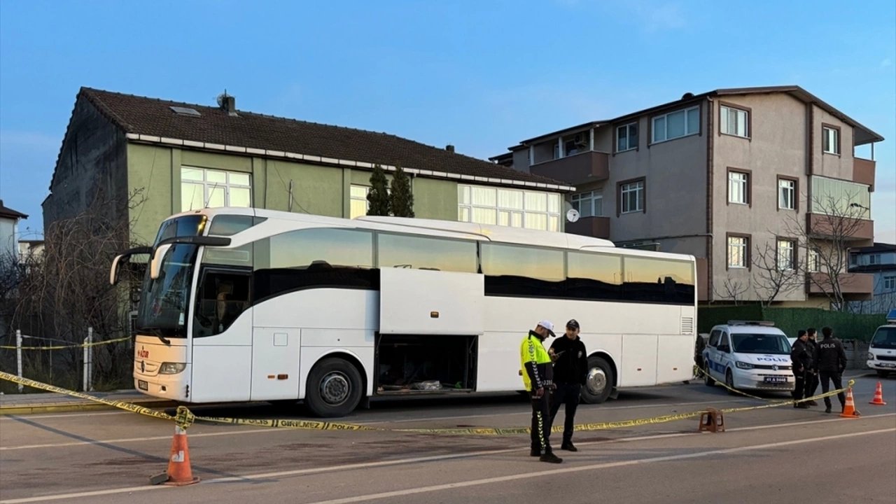 Silahlı Saldırıya Uğrayan Servis Şoförü Yaşamını Yitirdi