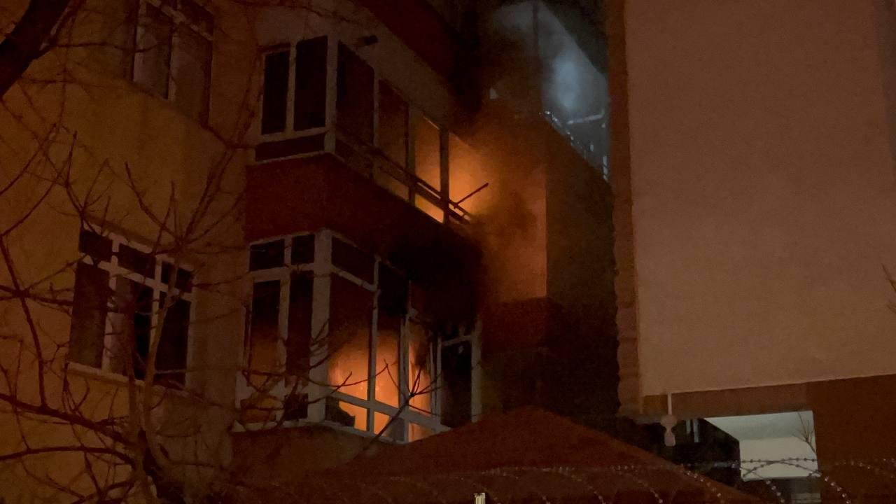 5 Katlı Apartmanda Korkutan Yangın