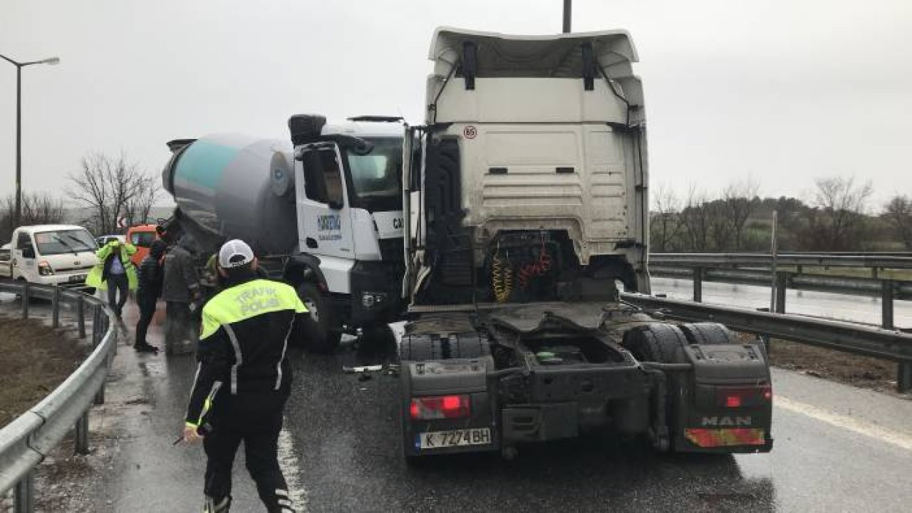 Edirne'de Beton Mikseri ile Ters Yöne Giren Tır Çarpıştı