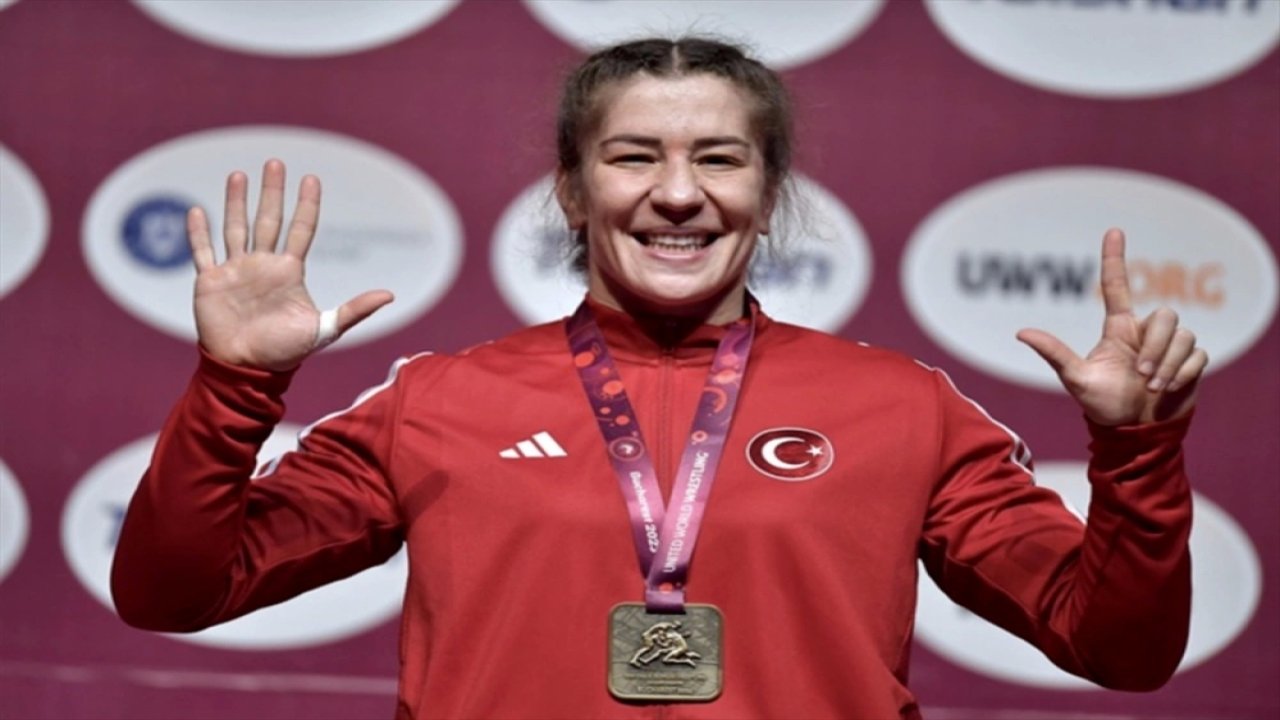 Trakya Üniversitesi Avrupa Şampiyonu Milli Güreşçi Yasemin Adar Yiğit'i Tebrik Etti