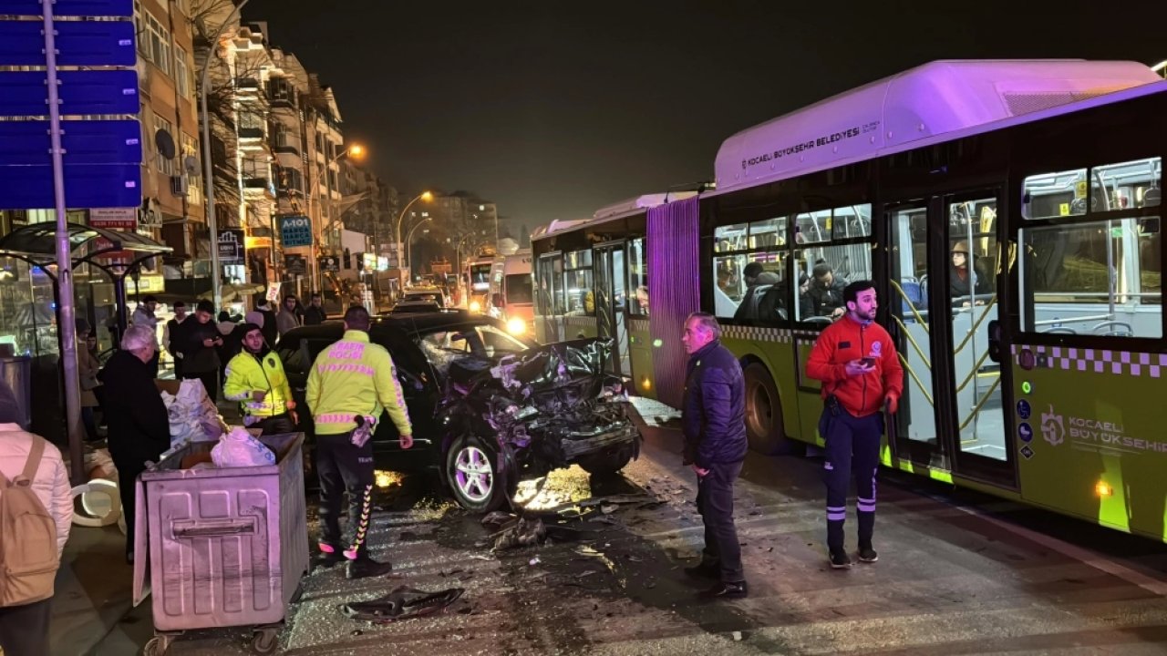 3 Araç Zincirleme Trafik Kazasına Karıştı