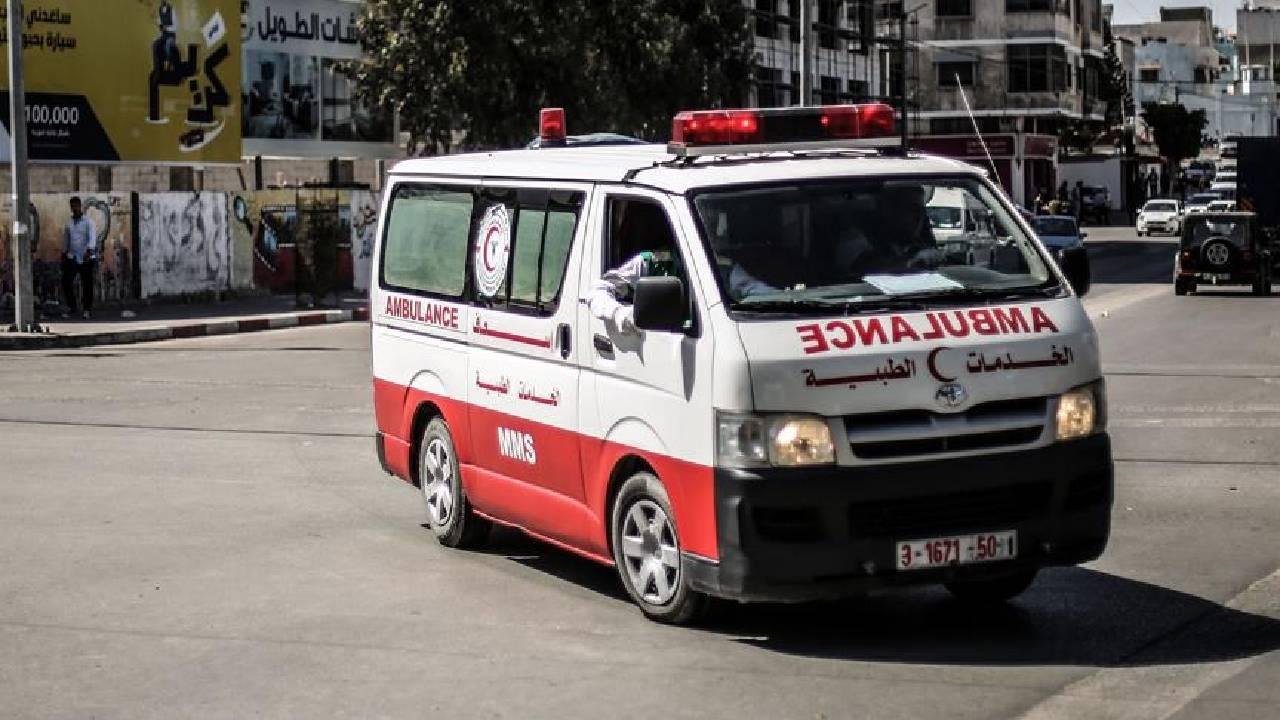 Toplanan Bağışlarla Alınan İki Ambulans Gazze'ye Uğurlandı