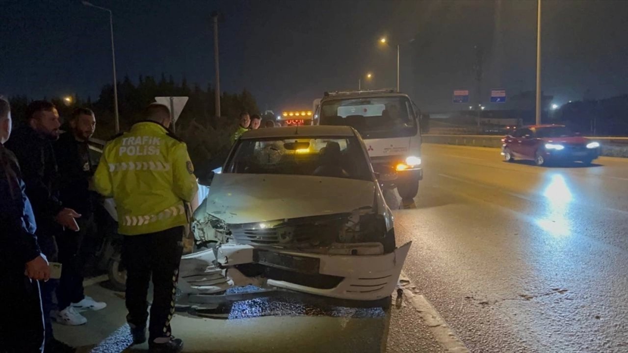 İki Otomobilin Çarpıştığı Kazada 2 Kişi Yaralandı