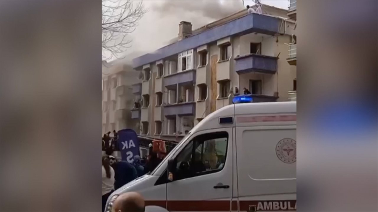 5 Katlı Binada Çıkan Yangında 19 Kişi Mahsur Kaldı