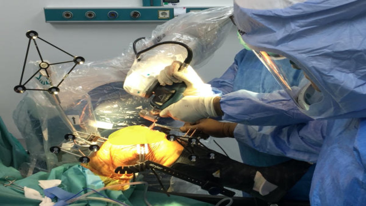 Kalça ve Diz Protez Ameliyatlarında Robotik Cerrahi Dönemi