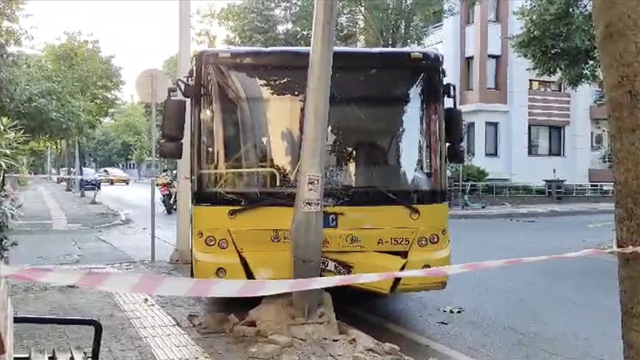 2 Belediye Otobüsünün Karıştığı Trafik Kazası Yaşandı