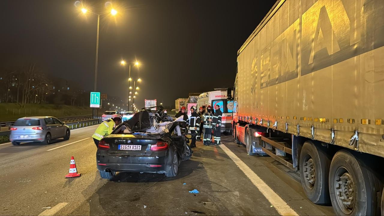 Anadolu Otoyolu'ndaki Kazada 1 Kişi Yaşamını Yitirdi 2 Kişi Yaralandı