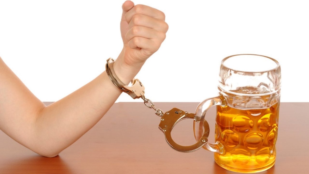 Aralıklarla Alkol Tüketen de Bağımlı Olabilir Uyarısı Yapıldı