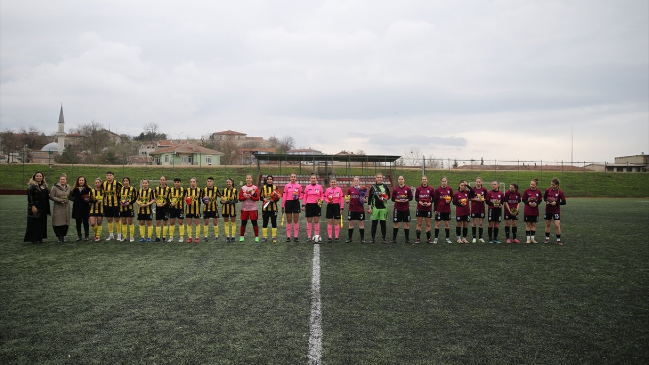 Edirne'de Kadınlar Sınırları Aşıyor Futbol Turnuvası Gerçekleştirildi