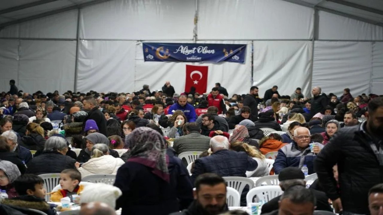 Çorlu'da Vatandaşlar Ramazan Sofrasında Bir Araya Geldi