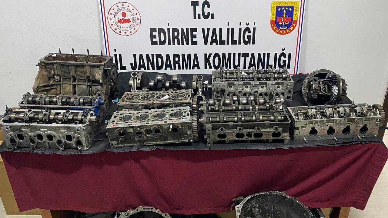 Edirne'de Gümrük Kaçağı 16 Oto Yedek Parçası Ele Geçirildi