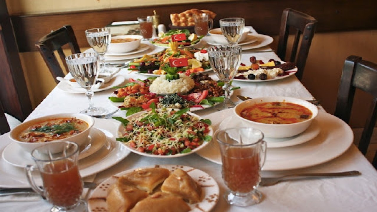Çorlu'da Vakıflar Genel Müdürlüğü iftar programı düzenledi
