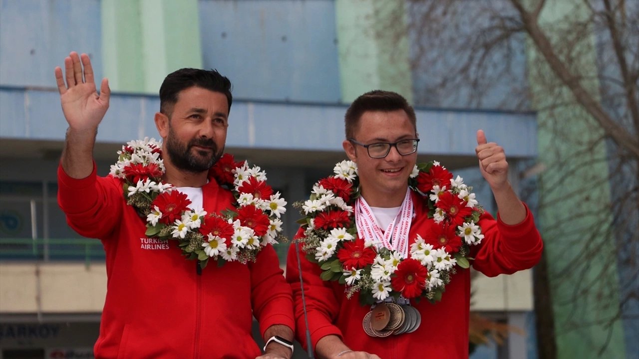 Dünya Şampiyonu Down Sendromlu Milli atlet Emirhan Tekirdağ'da Törenle Karşılandı