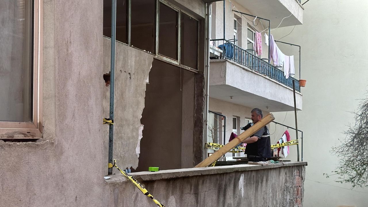 Tadilatta Üzerine Duvar Yıkılan Çocuk Yaşamını Yitirdi