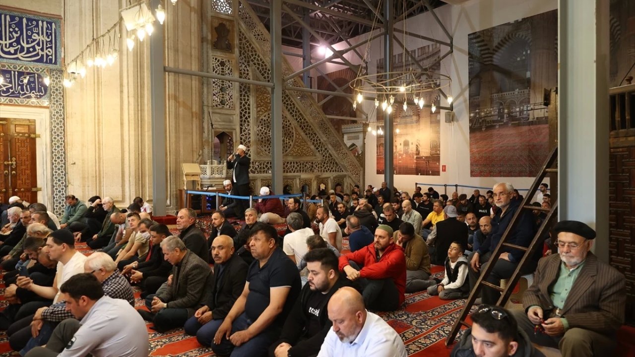 Ramazanın Son Cuma Namazı Selimiye Camisi'nde Kılındı