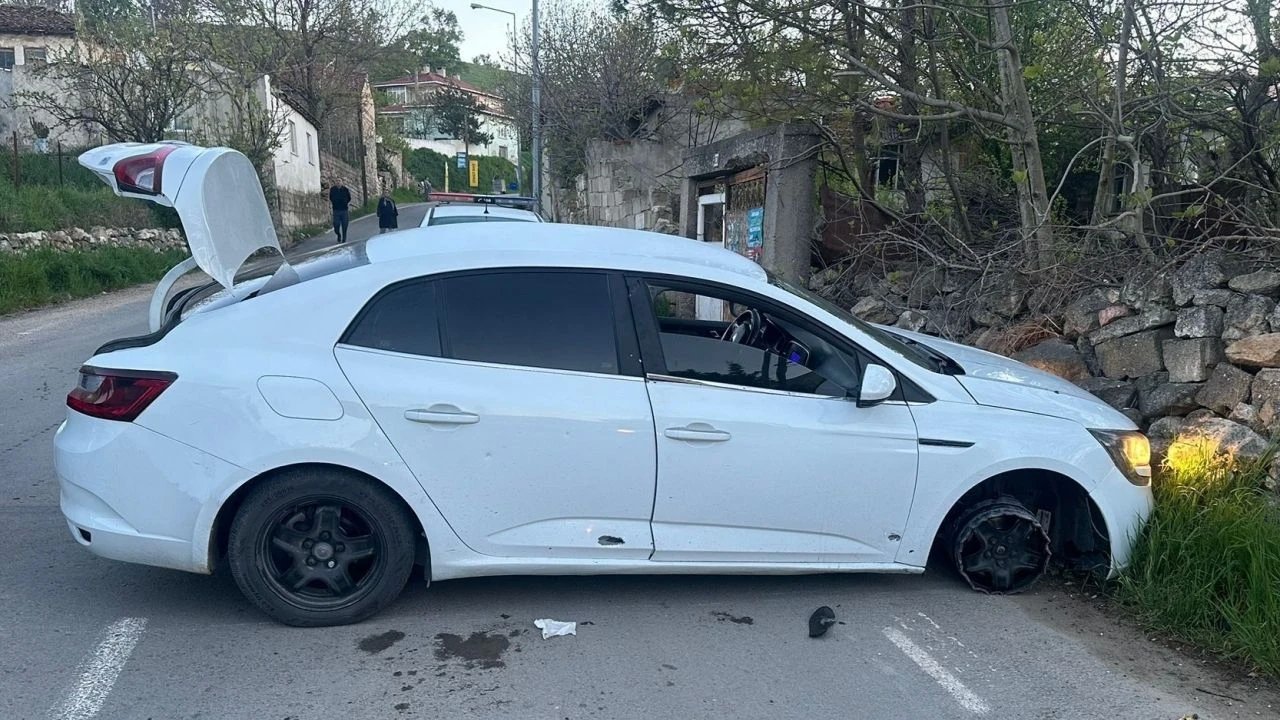 Kırklareli'nde Kaçarken Kaza Yapan 3 Düzensiz Göçmen Yakalandı