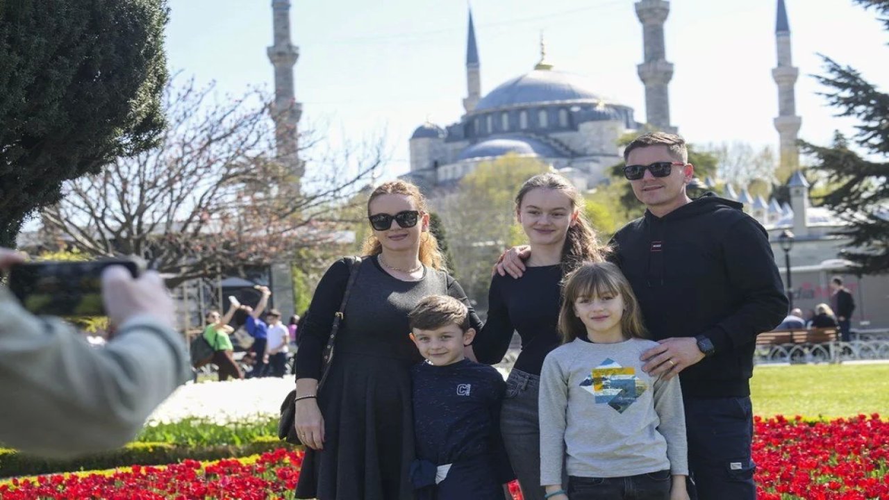 İstanbullular Tarihi ve Turistik Mekanları Ziyaret Etti