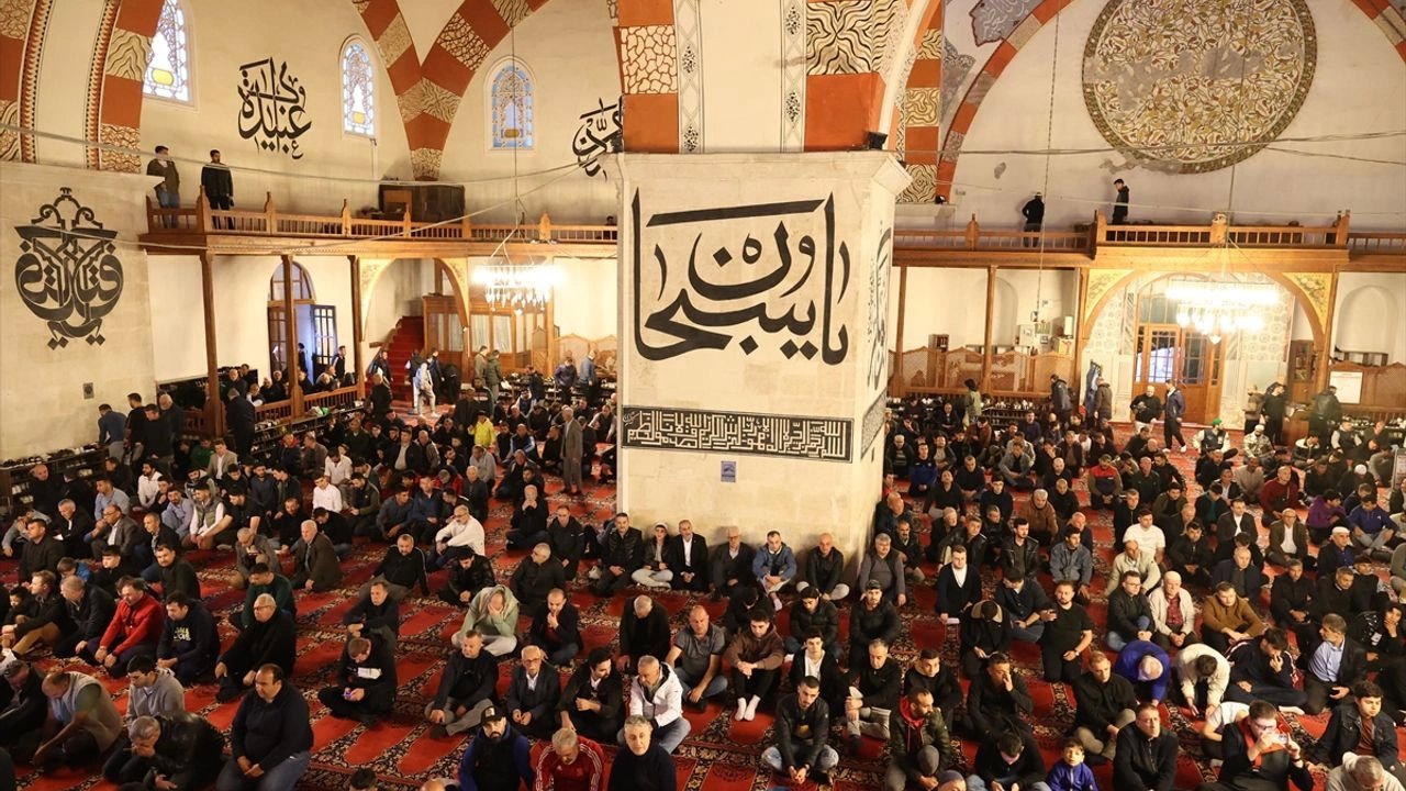 Trakya'daki Camilerde Ramazan Bayramı Coşkusu Yaşandı