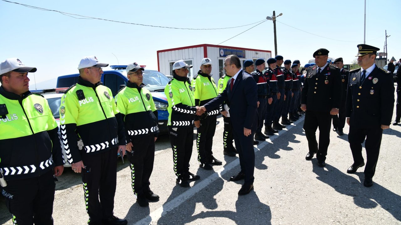 Vali Soytürk Jandarma ve Polis Ekiplerinin Bayramını Kutladı
