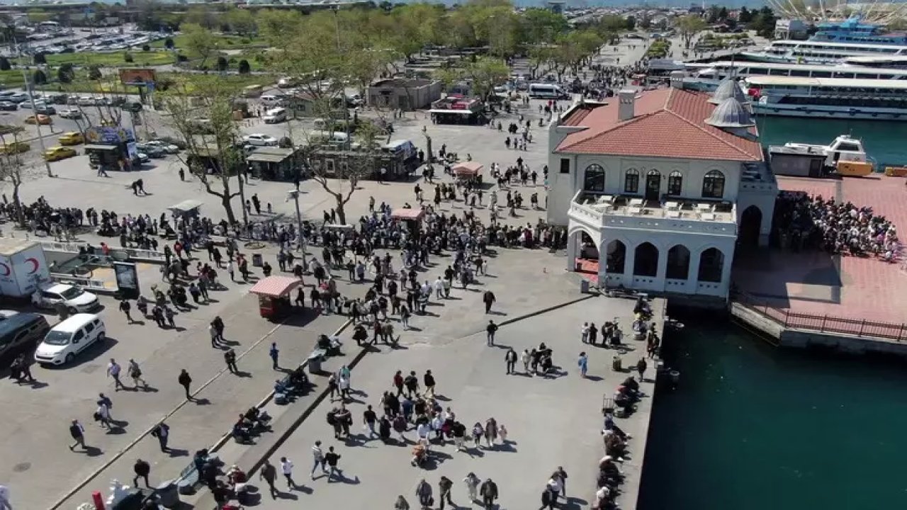 Tarihi Yarımadadaki Turistik Mekanlarda Bayram Yoğun Geçti