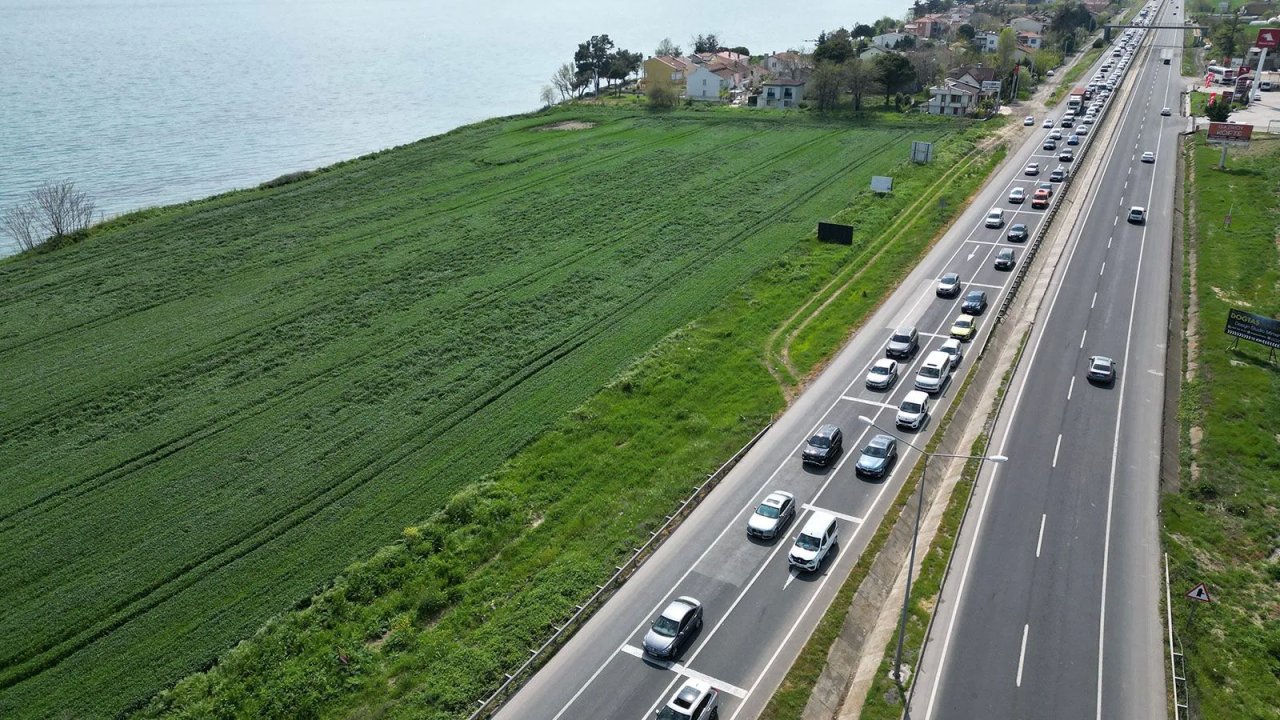Tekirdağ-İstanbul Kara Yolunda Dönüş Yoğunluğu Yaşanıyor