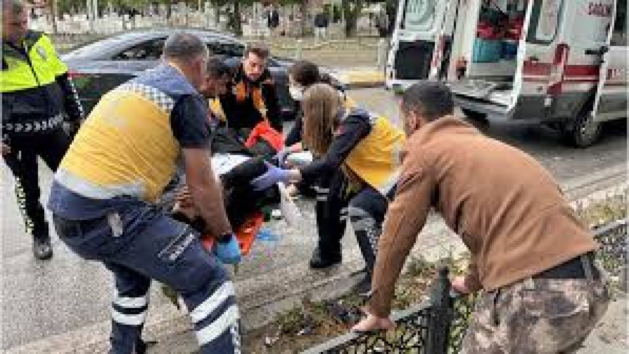 Edirne'deki Kazada Motosikletin Sürücüsü ve Yaya Yaralandı