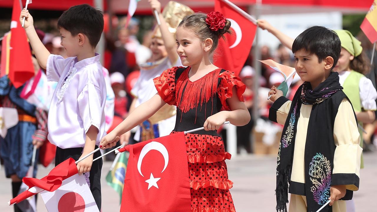 Edirne'de Balkan Çocuk Şenliği Düzenlendi