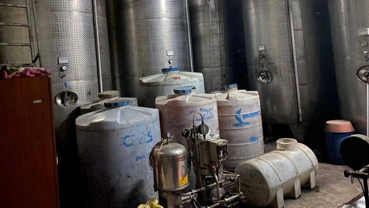 Tekirdağ'daki Bir Depoda 72 Bin Litre Sahte İçki Ele Geçirildi