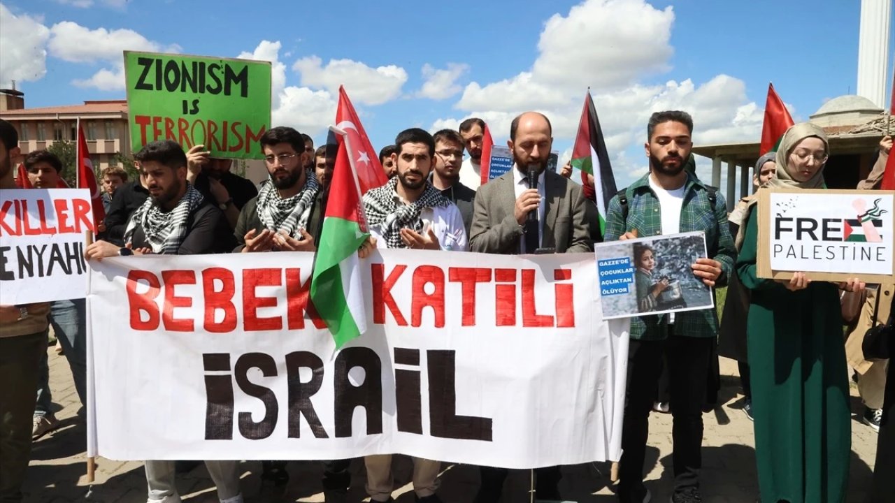 TÜ'de İsrail'in Gazze'ye Yönelik Saldırıları Protesto Edildi