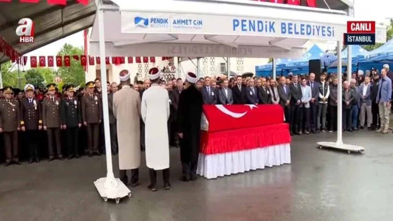 Şehit Komiser Gökhan Özer'in Cenazesi Toprağa Verildi
