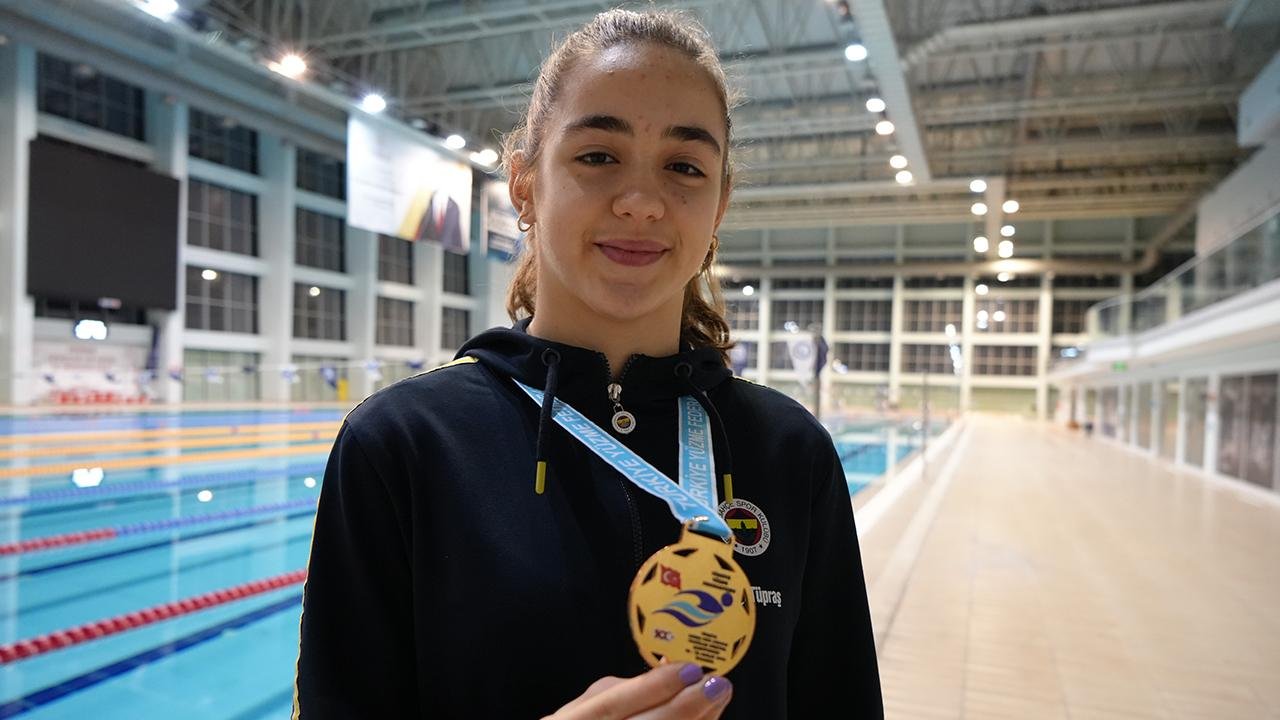 Edirneli Yüzücü Beyza Işık Bulgaristan'da Altın Madalya Kazandı