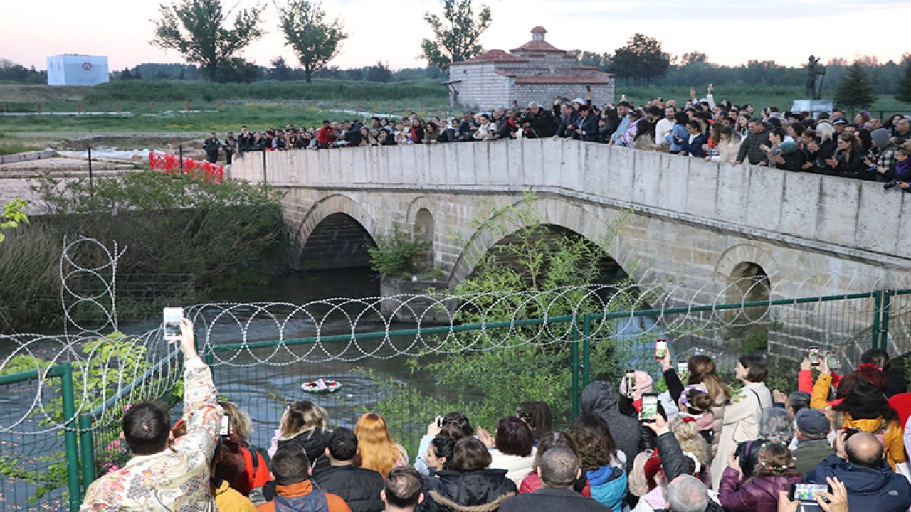 Edirne'deki Tunca Nehri'ne Hıdrellez Dilekleri Bırakıldı