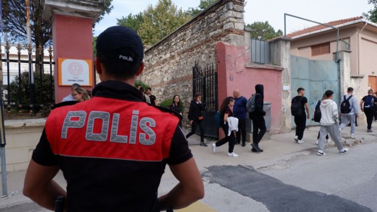 Edirne'de Polis Okul Çevrelerini Denetledi