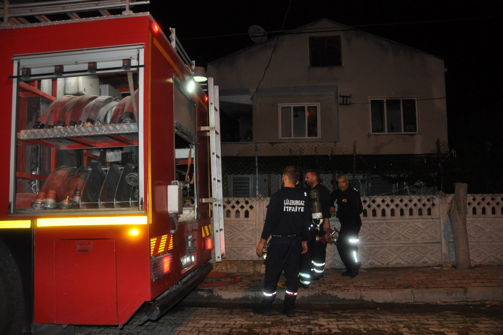 Lüleburgaz'da Ev Yangını: İtfaiye Müdahale Etti