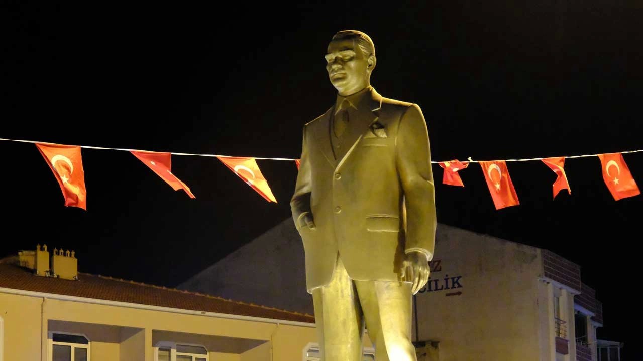 Kırklareli'nde Atatürk Heykeline Saldırı! Şahıs Hakkında Flaş Gelişme