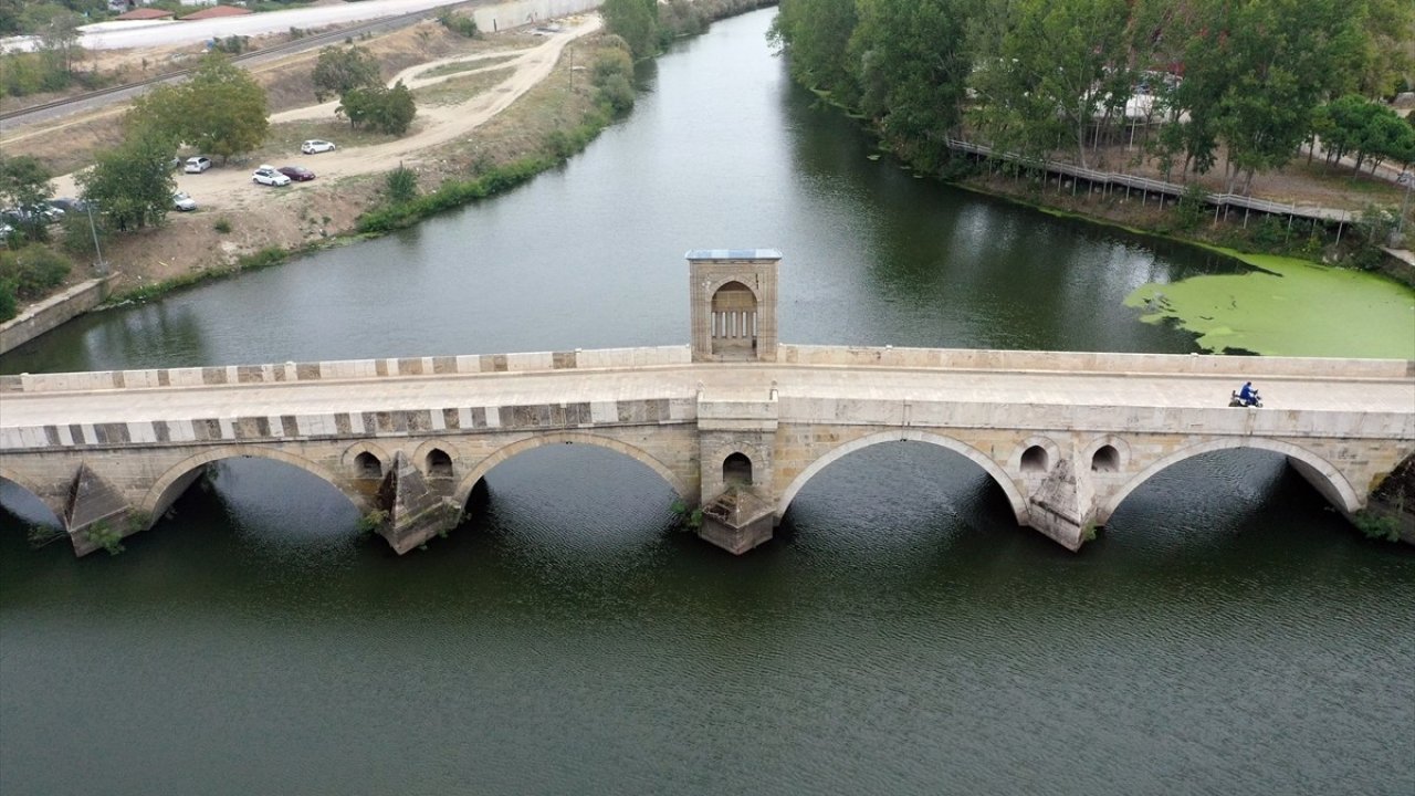 Edirne'de Yer Alan Tunca Nehri'nin Debisi Azalıyor