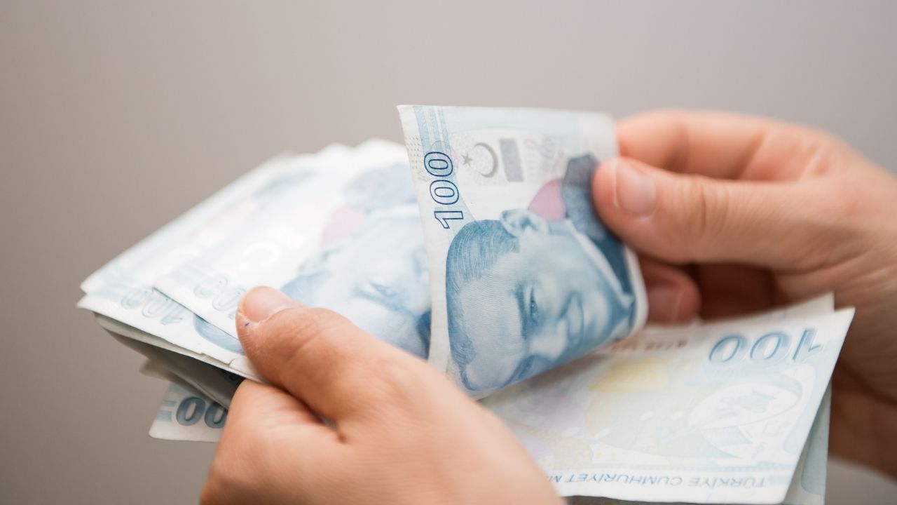 Emeklilerin zamlı bayram ikramiyesi ödemeleri başlıyor!